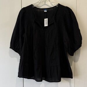 Old Navy Black Blouse with eyelet sleeves Sz M NWT